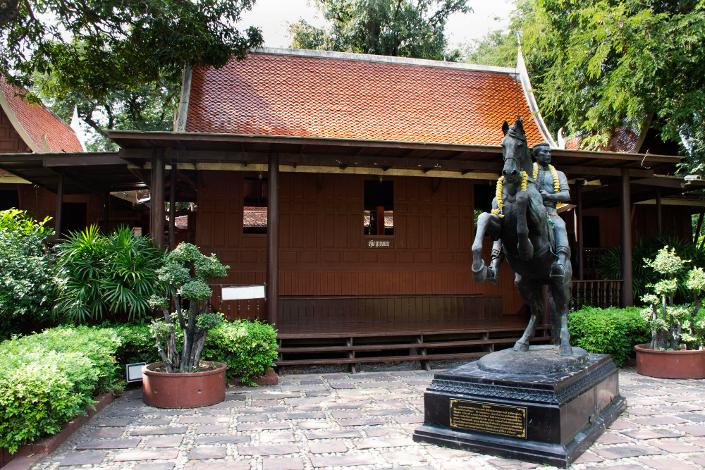 Как разместить охранную будку на загородном участке?