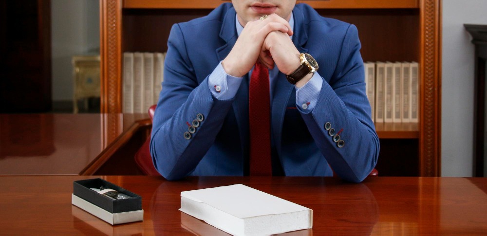 Характеристика с места жительства от соседей: образец, как правильно составить и когда необходим документ